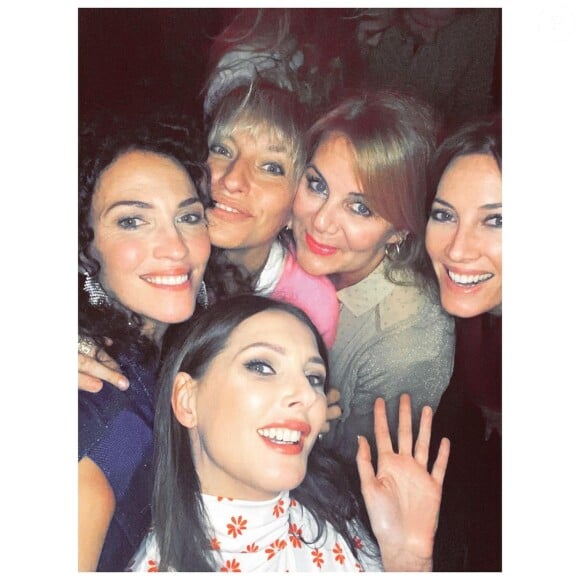 Linda Hardy, Julie Debazac, Ariane Séguillon, Mareva Galanter et Frédérique Bel - Linda Hardy fête son anniversaire avec le cast de la série "Demain nous appartient". Le 16 octobre 2021.