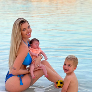 Jessica Thivenin avec ses deux enfants Maylone et Leewane - Instagram