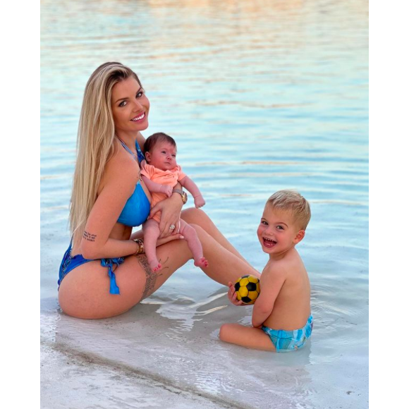 Jessica Thivenin avec ses deux enfants Maylone et Leewane - Instagram
