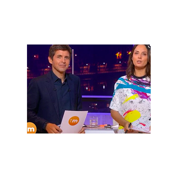 Thomas Sotto et Julia Vignali dans "Télématin" - France 2