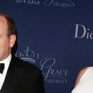 Le prince Albert II de Monaco et la princesse Charlene de Monaco (enceinte de jumeaux) (habillée en Dior Haute Couture) - Soirée "Princess Grace Awards Gala 2014" à New York le 8 octobre 2014. 