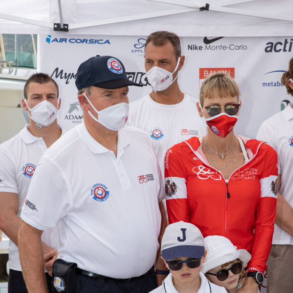 Le prince Albert II de Monaco et la princesse Charlène de Monaco avec leurs enfants le prince Jacques de Monaco et la princesse Gabriella de Monaco au départ de la 3ème édition de la course "The Crossing : Calvi-Monaco Water Bike Challenge", le 12 septembre 2020. © Olivier Huitel/Pool Monaco/Bestimage