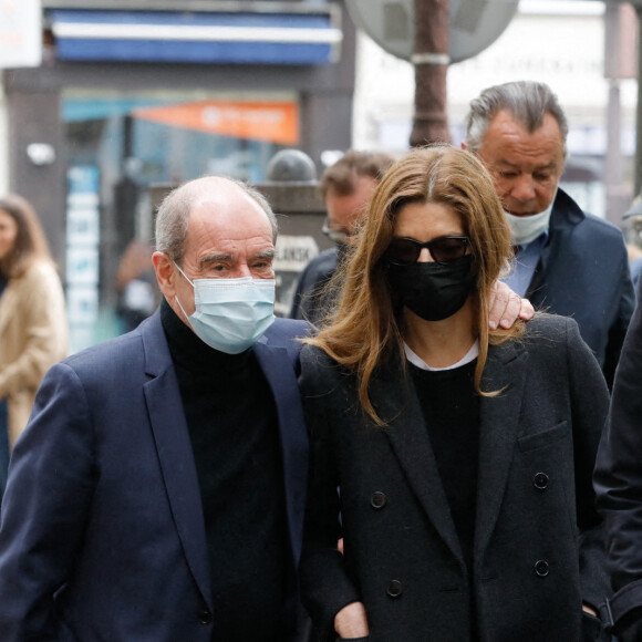 Pierre Lescure, Chiara Mastroianni, Benjamin Biolay - Obsèques de Jean-Yves Bouvier en l'église Notre-Dame d'Auteuil, chapelle Sainte Bernadette à Paris. Le 19 mai 2021.