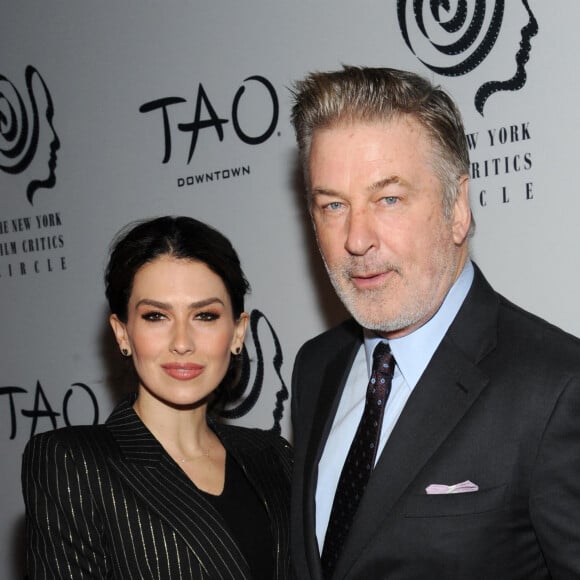 Hilaria Baldwin, Alec Baldwin - Les célébrités assistent à la cérémonie des "NY Film Critics Circle Awards" à New York, le 7 janvier 2020. 