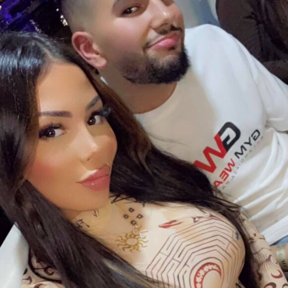 Maeva Ghennam passe une folle soirée avec Booba : le rappeur "en sueur"