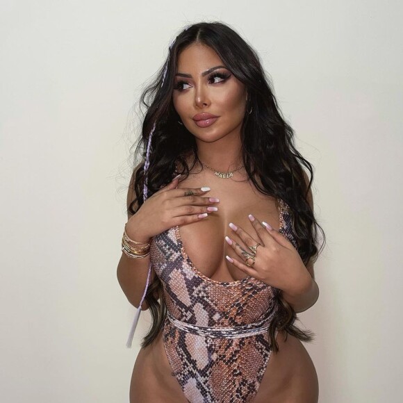 Maeva Ghennam célibataire : elle envoie un message cinglant à son ex