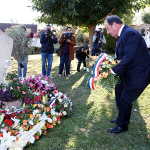 L'ancien Président de la République François Hollande est venu commémorer le 6ème anniversaire de l'accident car de Puisseguin survenu le 23 Octobre 2015. Puisseguin en Gironde le 23 octobre 2021.