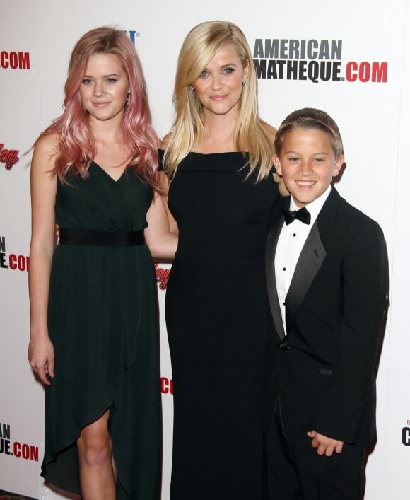 Reese Witherspoon avec ses enfants Ava Phillippe et Deacon Phillippe à la soirée American Cinematheque Award en l'honneur de Reese Witherspoon à l'hôtel The Hyatt Regency à Century City, le 30 novembre 2015