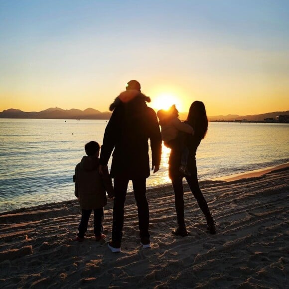 Karine Ferri avec sa famille, février 2020, Instagram.