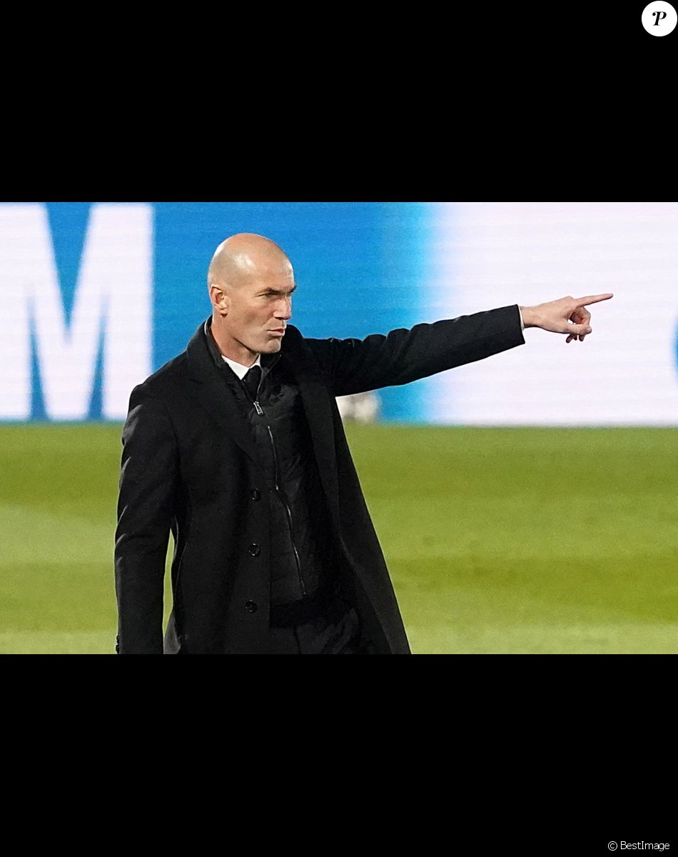 Zinedine Zidane - Le Real Madrid a battu l'Atalanta (3 - 1) en match de Ligue des Champions et Karim Benzema marque son 70ème but de la compétition, le 16 mars 2021. © Alterphotos / Panoramic / Bestimage