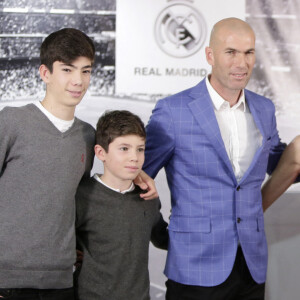 Zinédine Zidane avec sa femme Véronique et ses quatre enfants Enzo, Luca, Elyaz et Théo, Florentino Perez - Zinédine Zidane devient l'entraineur du Real de Madrid et remplace ainsi Rafael Benítez à Madrid en Espagne.