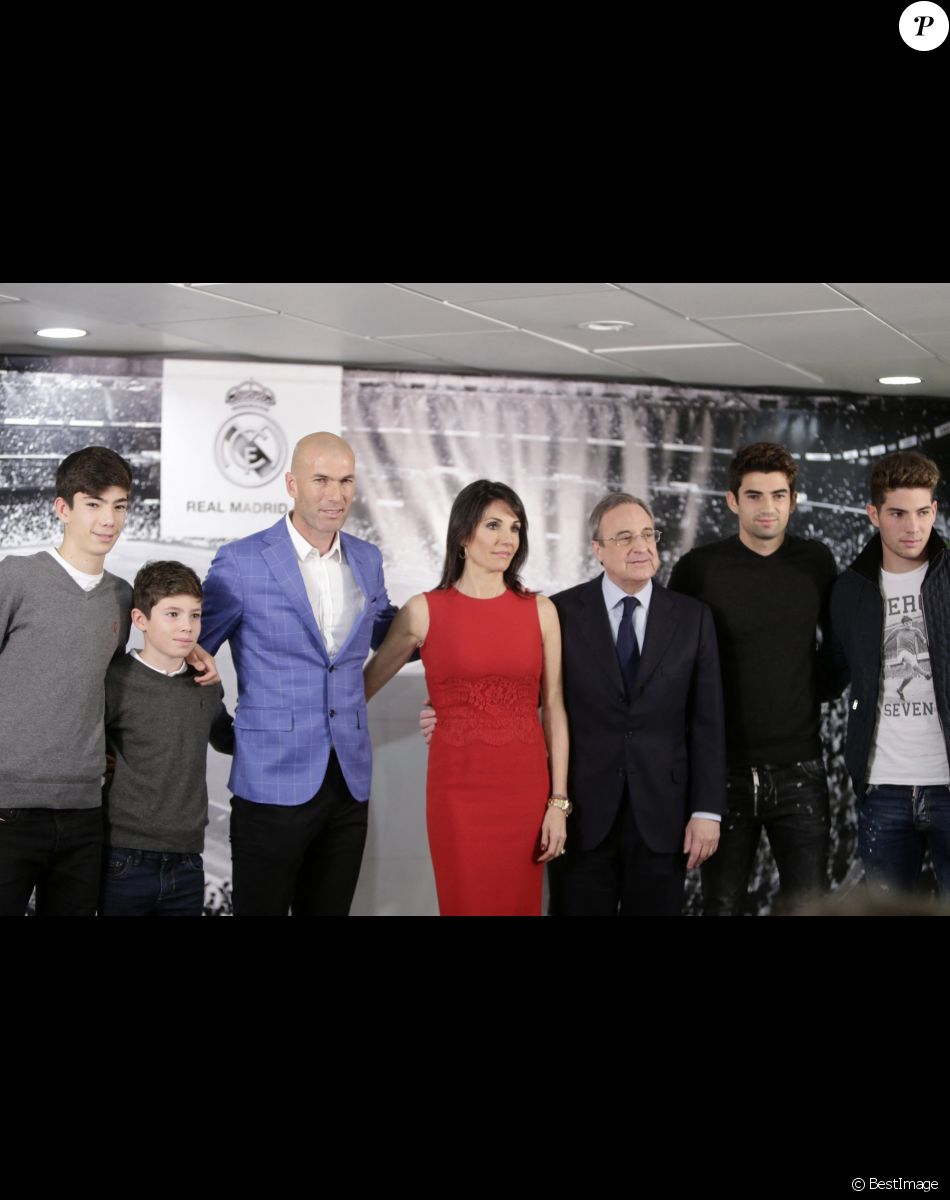 Zinédine Zidane avec sa femme Véronique et ses quatre enfants Enzo, Luca, Elyaz et Théo, Florentino Perez - Zinédine Zidane devient l'entraineur du Real de Madrid et remplace ainsi Rafael Benítez à Madrid en Espagne.