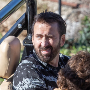 Nicolas Cage et Pedro Pascal tournent des scènes du film "The Unbearable Weight Of Massive Talent" dans une Jeep vintage à la Villa Sheherezade à Dubrovnik le 13 octobre 2020.