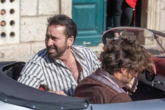 Nicolas Cage et Pedro Pascal tournent des scènes du film "The Unbearable Weight Of Massive Talent" dans une Porsche vintage à la Villa Sheherezade à Dubrovnik le 8 octobre 2020.