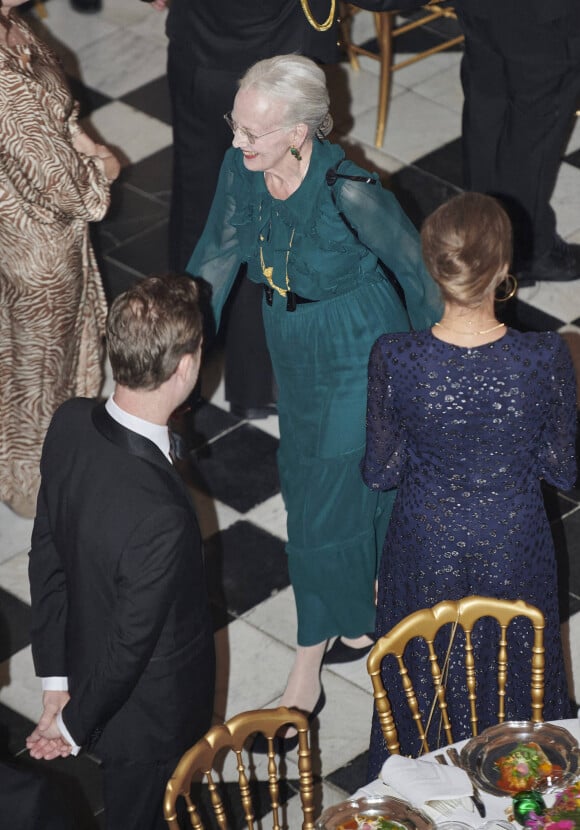 La reine Margrethe II de Danemark lors du dîner de gala pour les représentants de l'industrie cinématographique danoise au Palais Fredensborg le 26 octobre 2021.