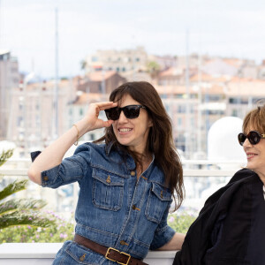 Charlotte Gainsbourg, Jane Birkin (habillée en Celine) au photocall du film Jane par Charlotte (Cannes première) lors du 74ème festival international du film de Cannes le 8 juillet 2021 © Borde / Jacovides / Moreau / Bestimage