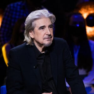 Serge Lama - Enregistrement de l'émission "La boîte à Secrets 5" à Paris, qui sera diffusée le 6 novembre sur France 3. © Tiziano Da Silva / Bestimage 