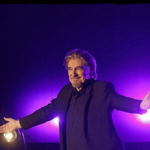 Serge Lama en concert à l' Olympia dans le cadre de sa tournée " Je débute ". Paris, le 11 février 2018. © Alain Guizard / Bestimage 