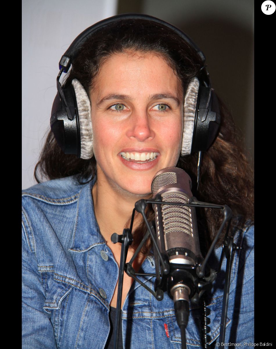 Exclusif - Clémence Castel lors de l'émission "Le Show de Luxe" sur la Radio Voltage à Paris , France, le 8 avril 2019. © Philippe Baldini/Bestimage