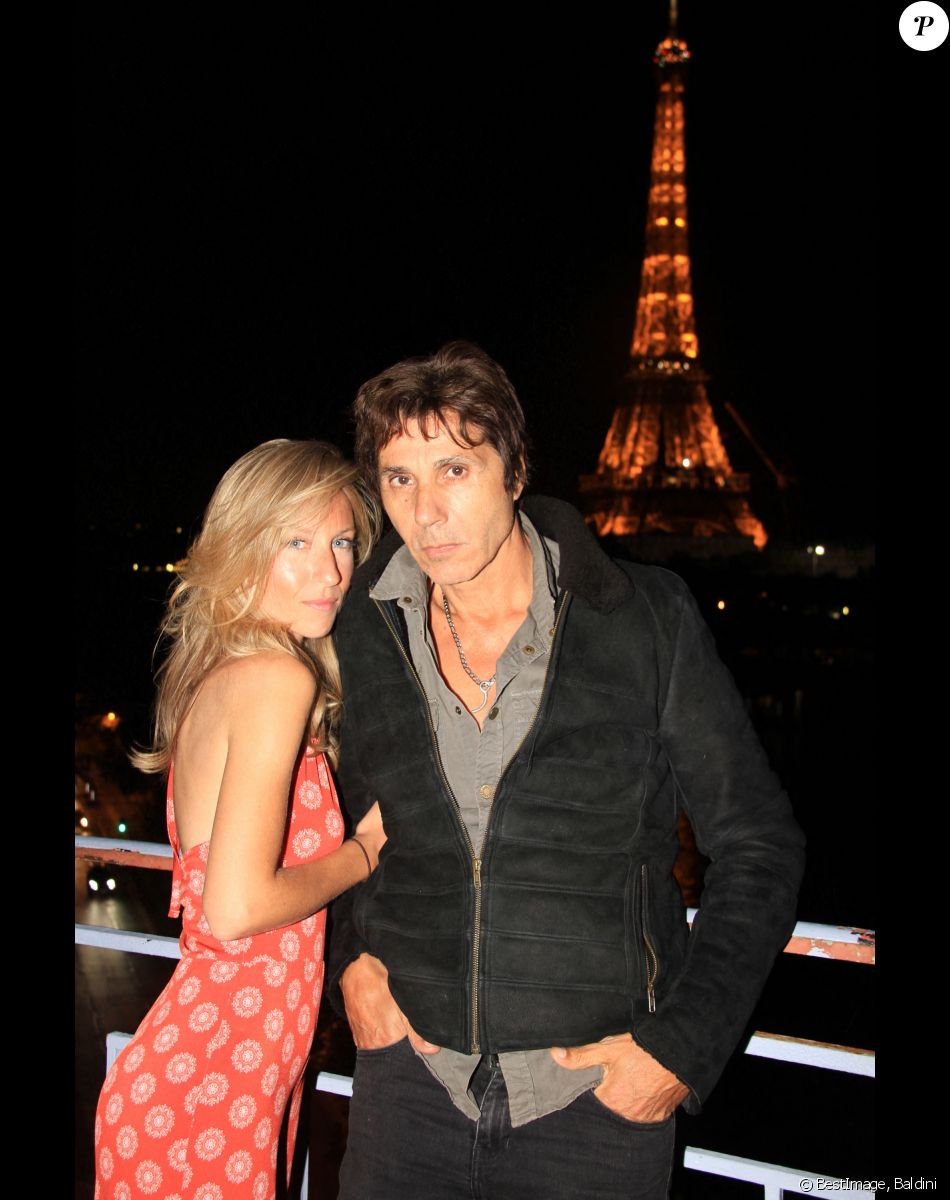 Exclusif - Jean-Luc Lahaye et sa compagne Paola - Dîner au restaurant "Alfredo Positano" à Paris. Le 7 juillet 2020 © Baldini / Bestimage