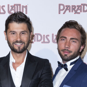 Christophe Beaugrand et son mari Ghislain Gerin - Photocall de la générale "L'Oiseau Paradis" au Paradis Latin à Paris, le 6 juin 2019. © Olivier Borde/Bestimage
