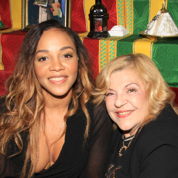 Louisy Joseph et la chanteuse Nicoletta - Soirée anniversaire des 1 an de la Fourchette d'Or au restaurant La Table Marocaine à Paris. Le 14 octobre 2021.