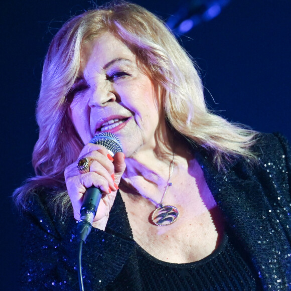 Nicoletta sur la scène du festival des Francofolies à la Rochelle.