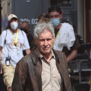 Harrison Ford - Tournage du dernier opus "Indiana Jones 5" dans les rues de Cefalu en Sicile le 7 octobre 2021.