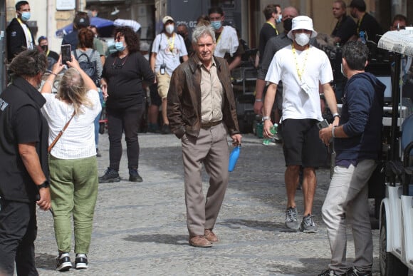 Harrison Ford - Tournage du dernier opus "Indiana Jones 5" dans les rues de Cefalu en Sicile le 7 octobre 2021.