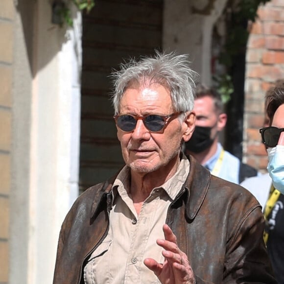 Harrison Ford - Tournage du dernier opus "Indiana Jones 5" dans les rues de Cefalu en Sicile le 7 octobre 2021.