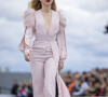 Amber Heard lors du défilé de mode "Le Défilé L'Oreal Paris 2021" lors de la la Fashion Week printemps/été 2022 sur le parvis des droits de l'homme à Paris, France, le 3 octobre 2021. © Olivier Borde/Bestimage