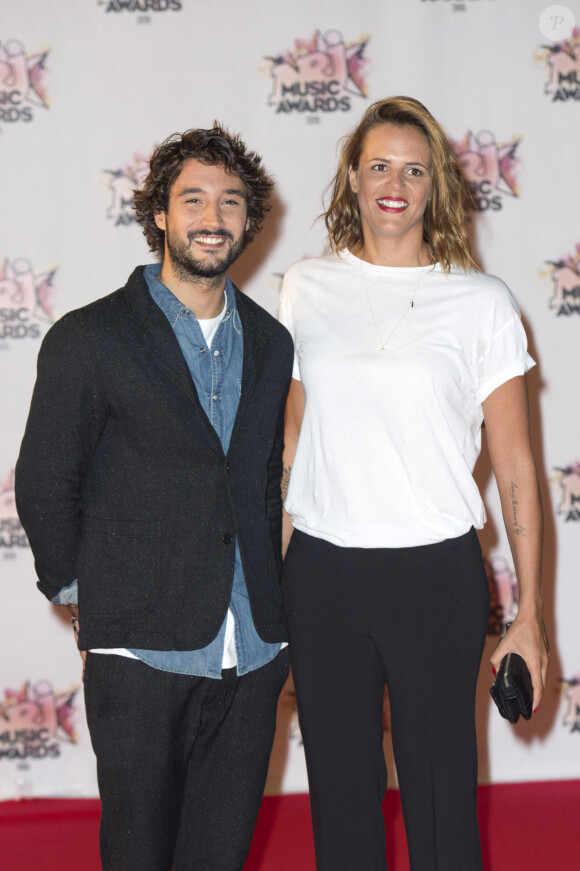 Laure Manaudou et son compagnon Jérémy Frérot - Arrivées à la 17ème cérémonie des NRJ Music Awards 2015 au Palais des Festivals à Cannes, le 7 novembre 2015.