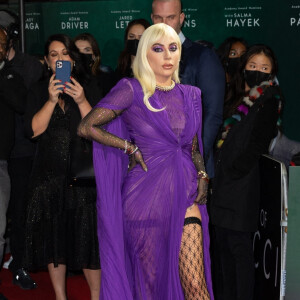 Lady Gaga arrive à la première du film "House Of Gucci" à Londres, le 9 novembre 2021.