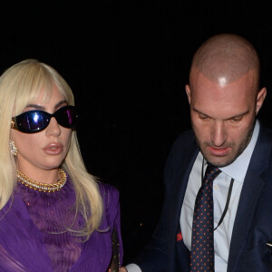 Lady Gaga arrive au restaurant Amazonico après la première du film "House of Gucci" à Londres, le 9 novembre 2021.