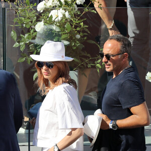 Nikos Aliagas et sa femme Tina dans les tribunes lors des internationaux de tennis de Roland Garros à Paris, France, le 31 mai 2019. © Jacovides-Moreau/Bestimage 