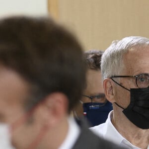 Fabrice Luchini - Echanges avec des élèves autour de Jean de La Fontaine et de la lecture - Le président Emmanuel Macron et sa femme Brigitte visitent la maison natale de Jean de La Fontaine à Château-Thierry le 17 juin 2021. © Eliot Blondet / Pool / Bestimage