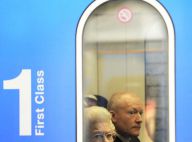 La Reine Elizabeth II prend le train... Comme tout le monde ! Le carosse lui va mieux au teint, non ?