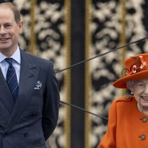 La reine Elisabeth II d'Angleterre au lancement du Queen's Baton, relais des Jeux du Commonwealth 2022, au palais de Buckingham à Londres, Royaume Uni, le 7 octobre, 2021.