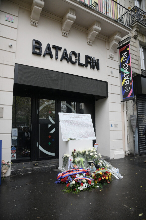 Atmosphère lors de la cérémonie d'hommage aux victimes des attentats du 13 novembre 2015 au Bataclan à Paris, France, le 13 novembre 2021. © Bestimage