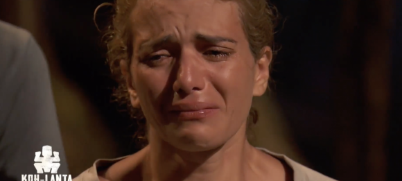 Jade en larmes dans "Koh-Lanta, La Légende", sur TF1.