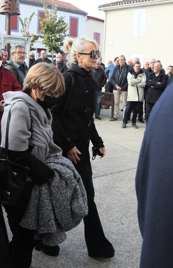 Exclusif - Laeticia Hallyday - Obsèques de Francis Darroze, ancien chef de l'auberge "Le relais" à Villeneuve-de-Marsan et père de Hélène Darroze en l'église Saint-Hippolyte à Villeneuve-de-Marsan le 9 novembre 2021.