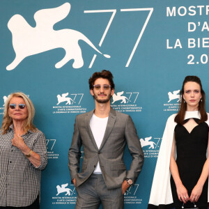 Nicole Garcia, Pierre Niney, Stacy Martin, Benoît Magimel - Photocall du film "Amants" lors de la 77e édition du Festival international du film de Venise (Mostra) le 3 septembre 2020.