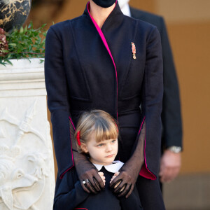 La princesse Charlène de Monaco, la princesse Gabriella de Monaco, comtesse de Carladès - La famille princière assiste à une cérémonie de remise de médaille dans la cours du Palais de Monaco lors de la Fête Nationale 2020 de la principauté de Monaco le 19 novembre 2020. © David Nivière / Pool / Bestimage