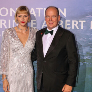 Le prince Albert II de Monaco, la princesse Charlène (bijoux Repossi) lors du photocall du gala "Monte-Carlo Gala for Planetary Health" organisé par la Fondation Prince Albert II de Monaco le 24 septembre 2020. © Jean-Charles Vinaj / Pool Monaco / Bestimage