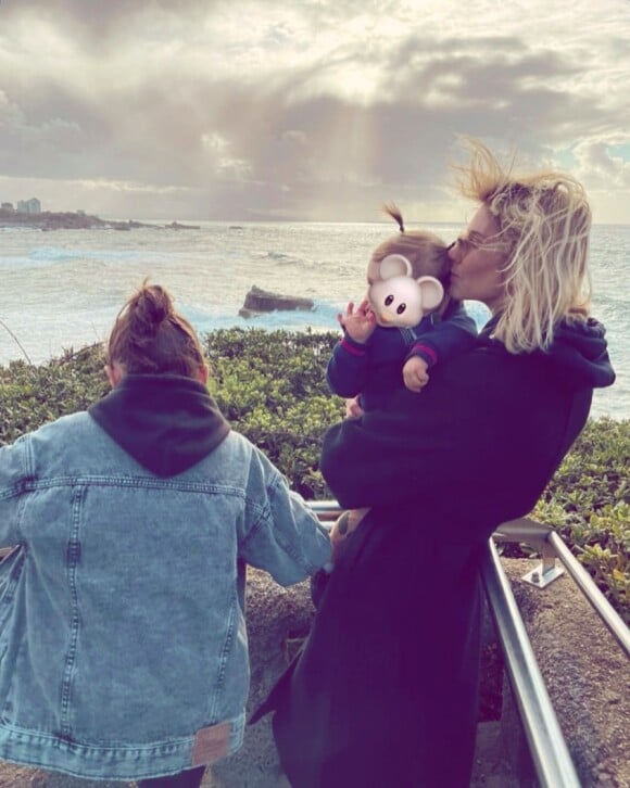 Alexandra Rosenfeld et ses filles Ava et Jim sur Instagram, mars 2021.