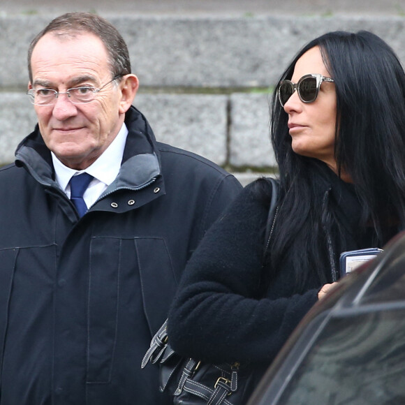 Jean-Pierre Pernaut et sa femme Nathalie Marquay-Pernaut - Sortie de la cérémonie religieuse des obsèques de Françoise Pernaut (Pillot) en la cathédrale Notre-Dame d'Amiens, France,, pour l'inhumation au cimetière de Bouvaincourt-sur-Bresle. © Crystal Pictures/Bestimage