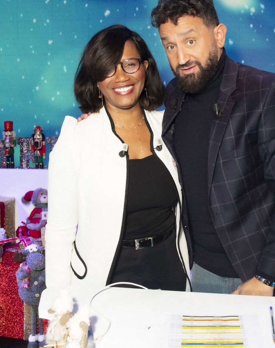 Exclusif - Elisabeth Moreno (Ministre chargée de l'Egalité entre les femmes et les hommes, de la Diversité et de l'egalité des chances) - Sur le plateau de l'émission TPMP (Touche Pas à Mon Poste) présentée par Cyril Hanouna le 23 novembre 2021 sur C8 - Paris le 23 novembre 2021. © Jack Tribeca / Bestimage