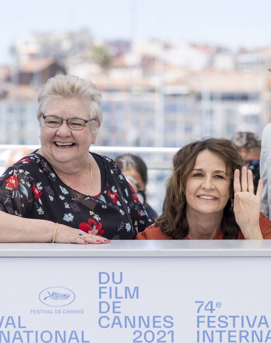 Danielle Fichaud, Valérie Lemercier (réalisatrice), Roc Lafortune au photocall du film Aline (hors compétition) lors du 74ème festival international du film de Cannes le 14 juillet 2021 © Borde / Jacovides / Moreau / Bestimage