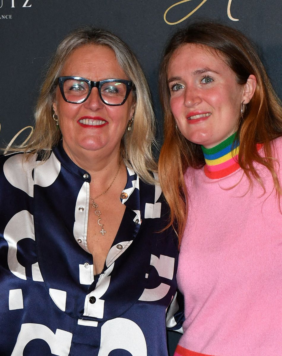 Valérie Damidot et sa fille Roxanne Damidot - Avant-Première du film "Aline" au Grand Rex à Paris, le 25 octobre 2021. © Veeren/Bestimage
