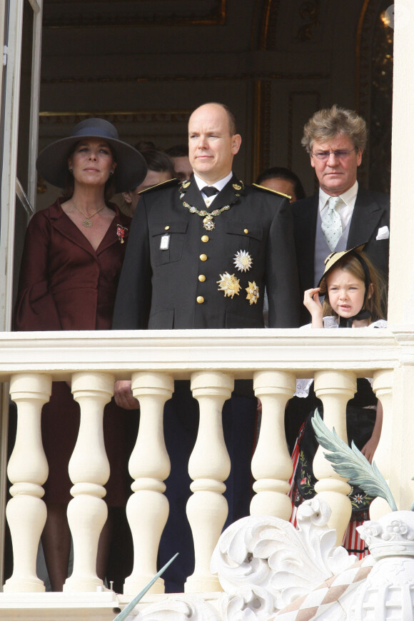 Caroline de Monaco et le prince Ernst August de Hanovre avec leur fille la princesse Alexandra et le prince Albert lors de la Fête nationale de Monaco, au balcon du palais princier, en 2007.